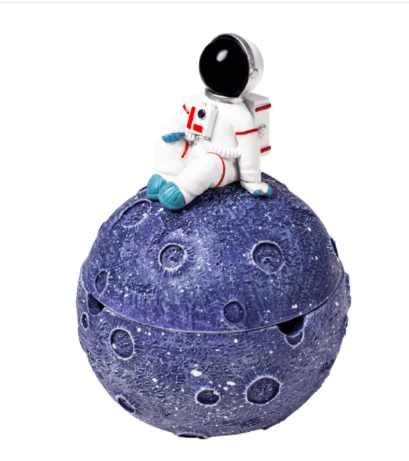 Creative Mobile Phone Stand Spaceman Ashtray Resin Ornament